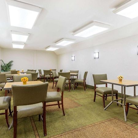 La Quinta By Wyndham Redding Hotel Bagian luar foto