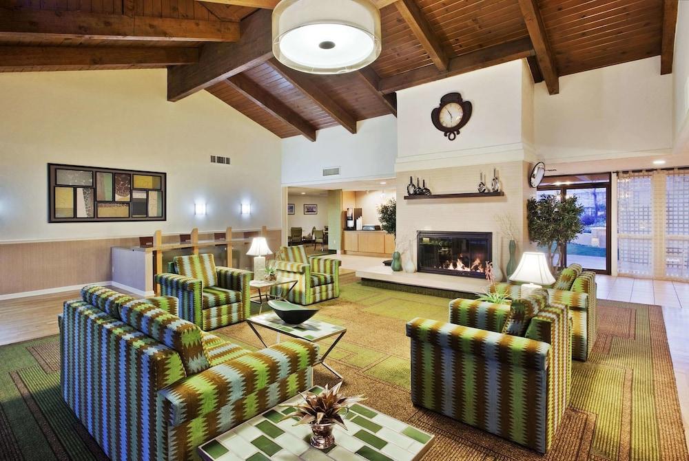 La Quinta By Wyndham Redding Hotel Bagian luar foto