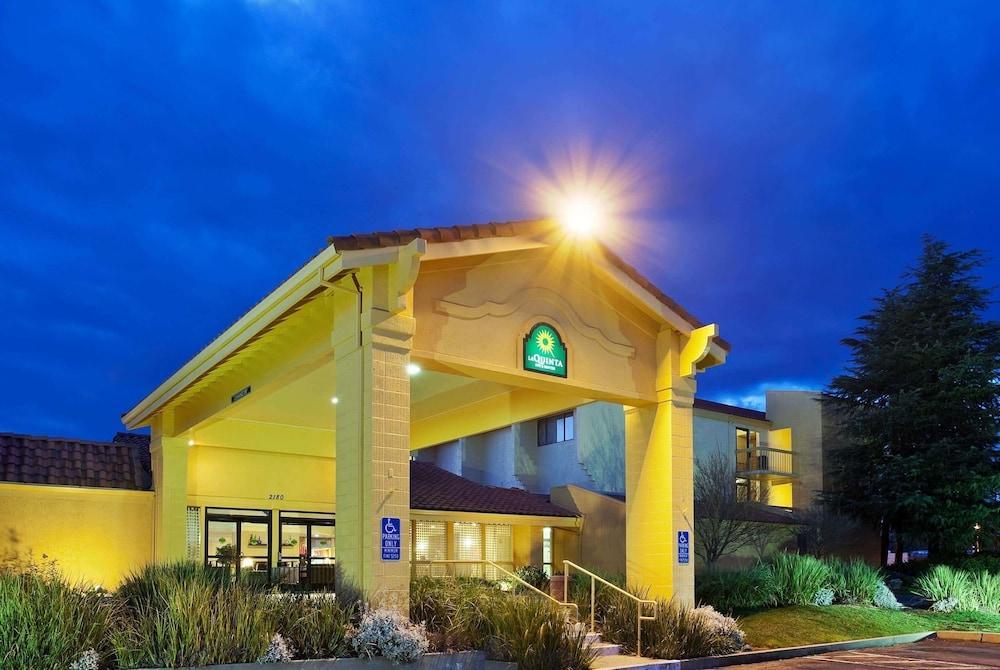 La Quinta By Wyndham Redding Hotel Bagian luar foto