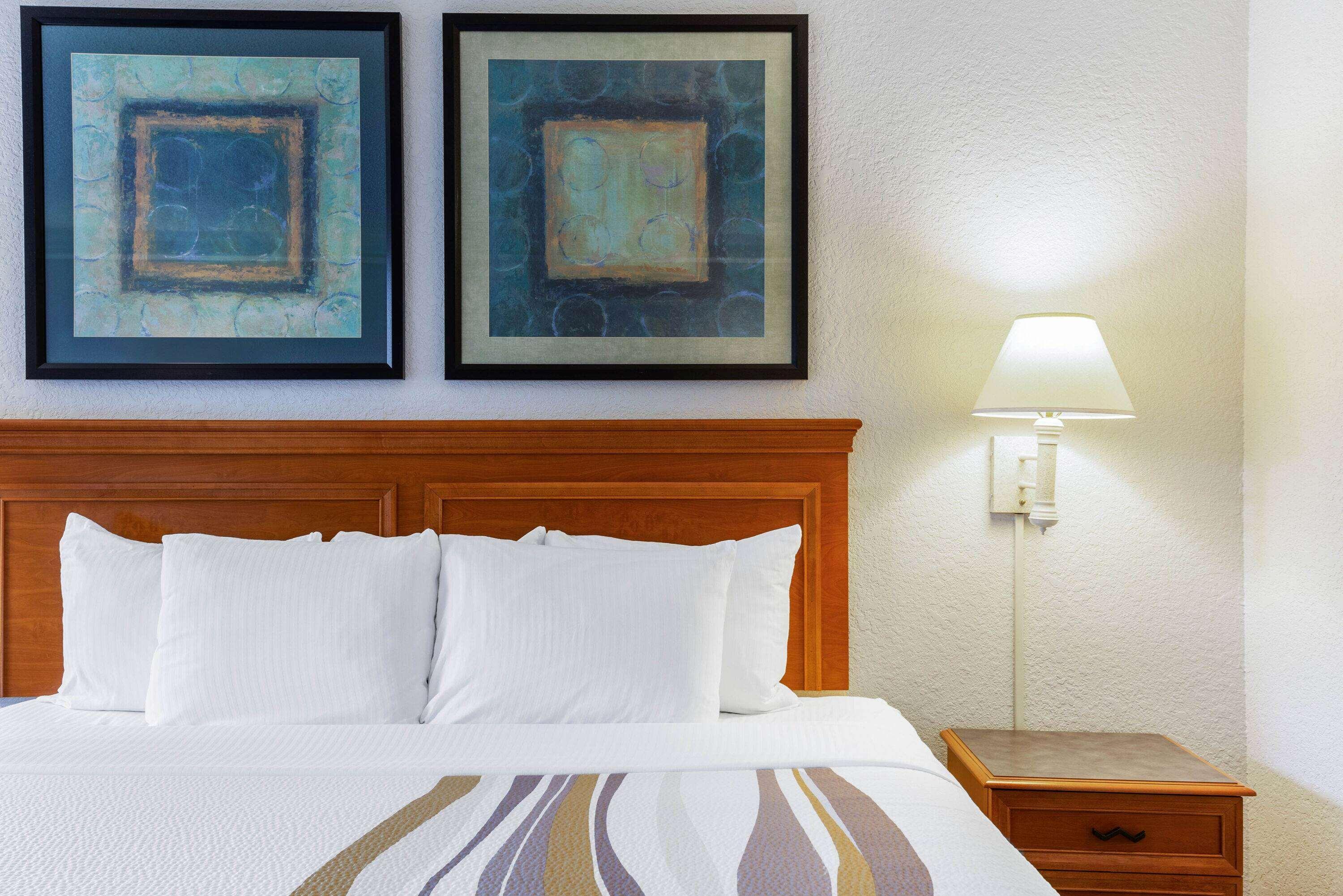 La Quinta By Wyndham Redding Hotel Bagian luar foto