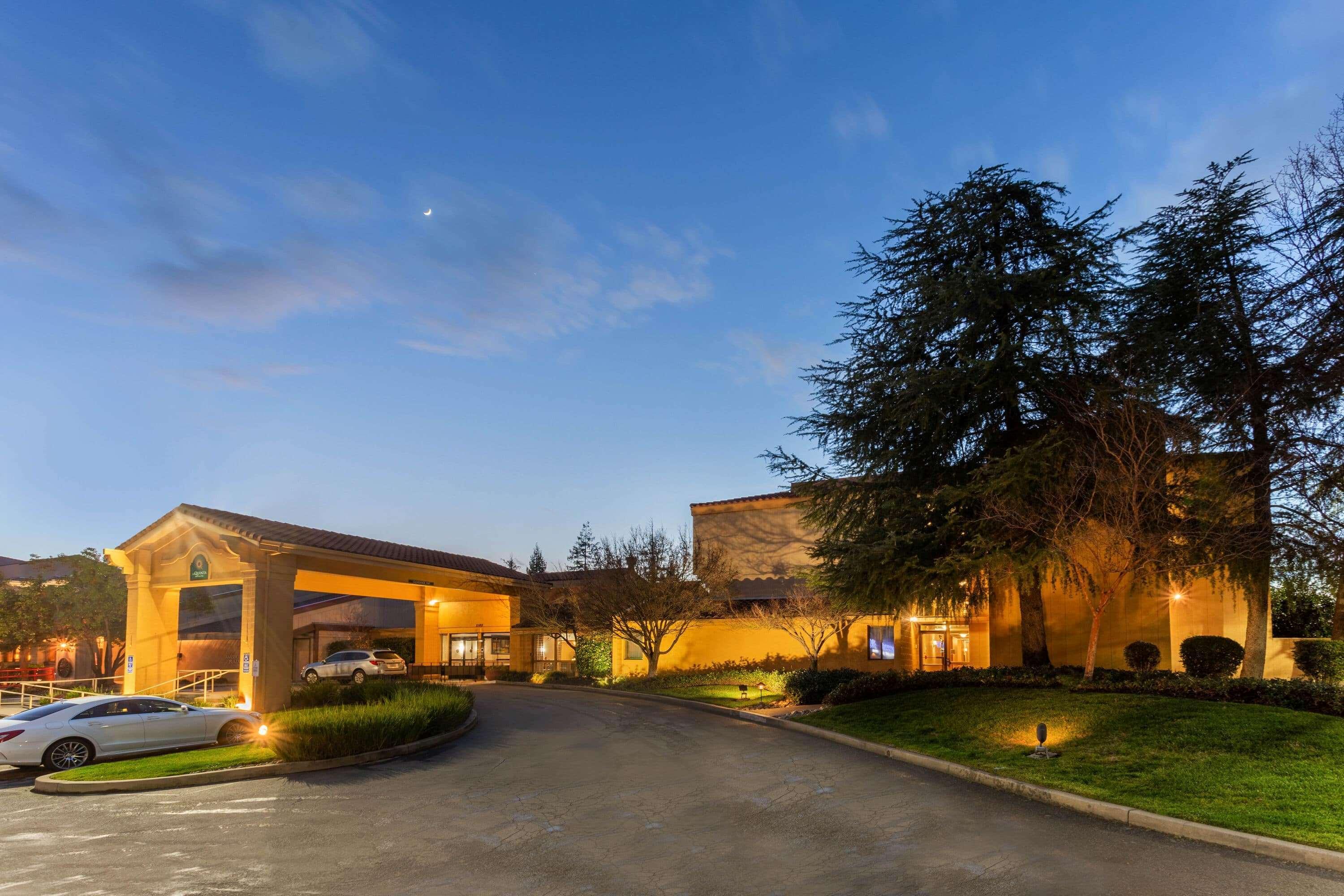 La Quinta By Wyndham Redding Hotel Bagian luar foto