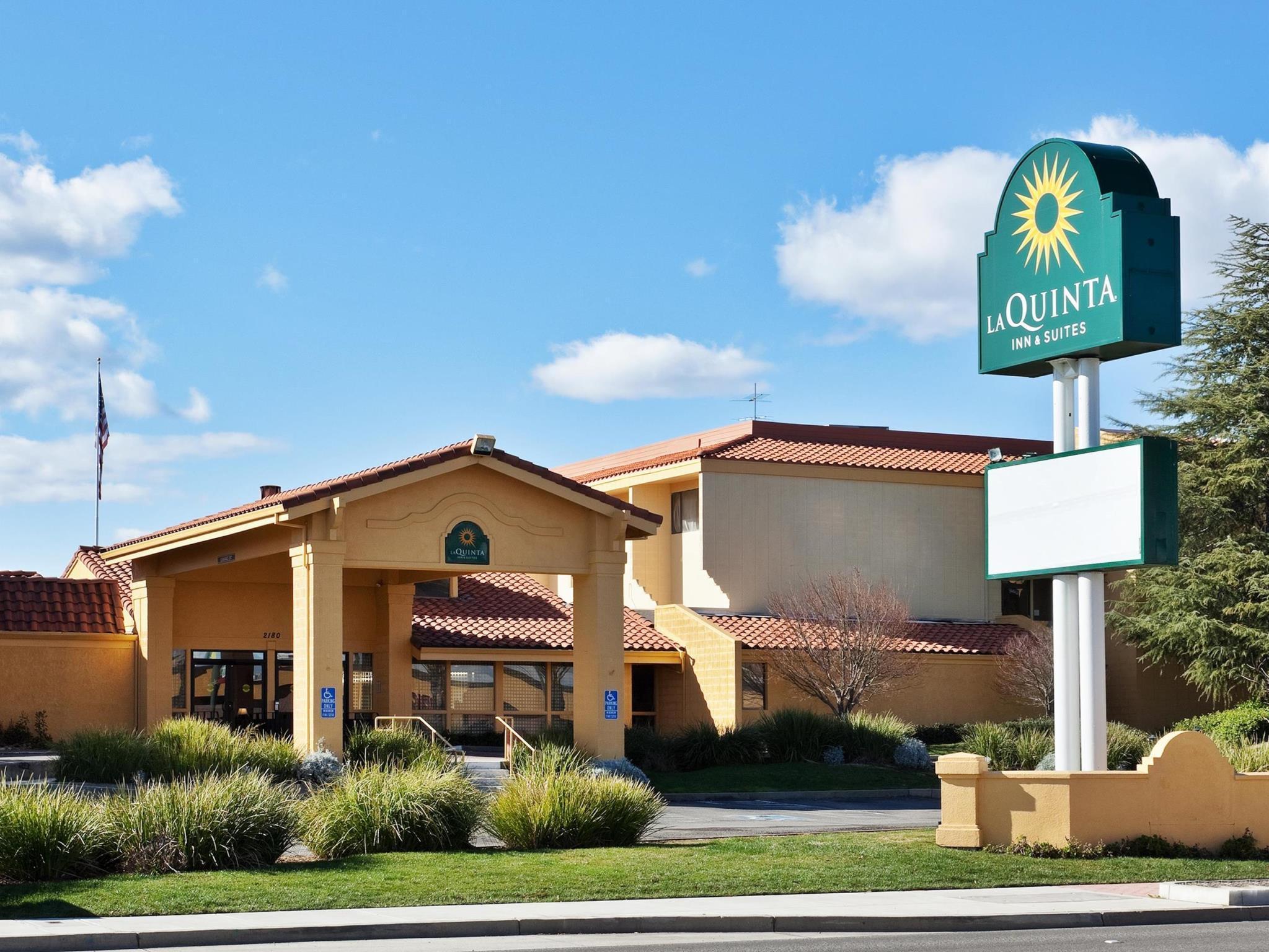 La Quinta By Wyndham Redding Hotel Bagian luar foto