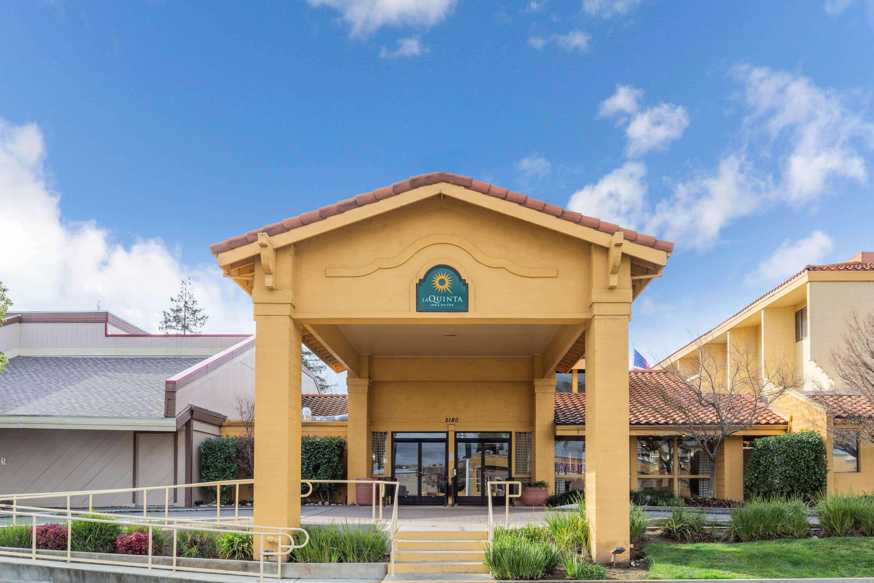 La Quinta By Wyndham Redding Hotel Bagian luar foto